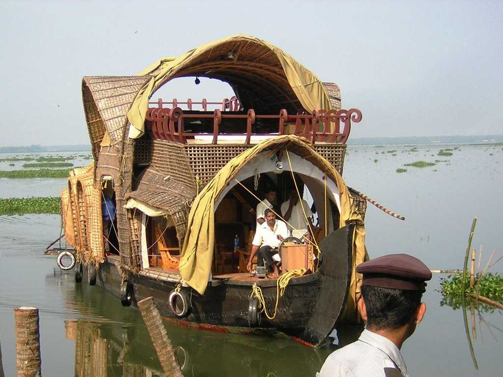 NEP0114 Cochin-Munnar-Thekkady-Alleppey-Kovlam-Kanyakumari